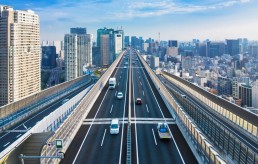 輸送費用削減により15%コストダウン!